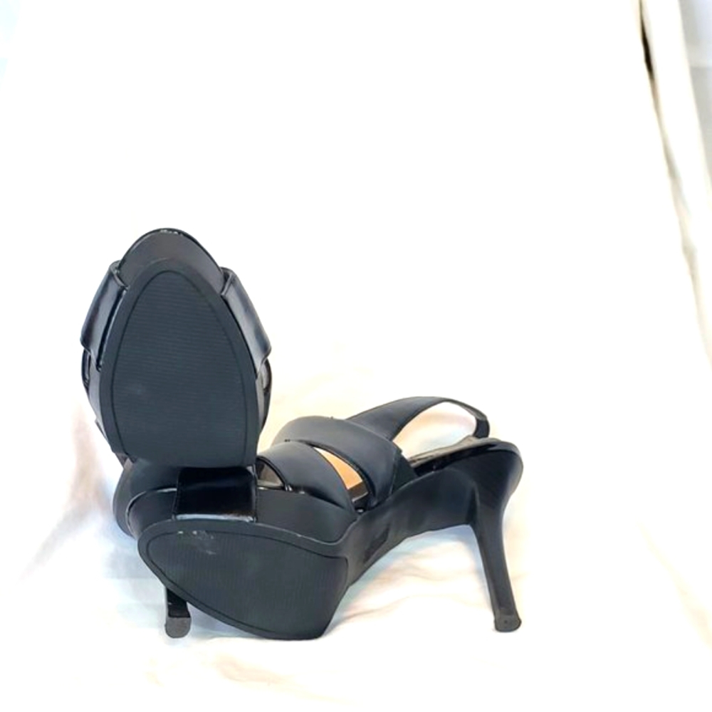 Nine & Co Black Slip-on Heels - Picture 3 of 9
